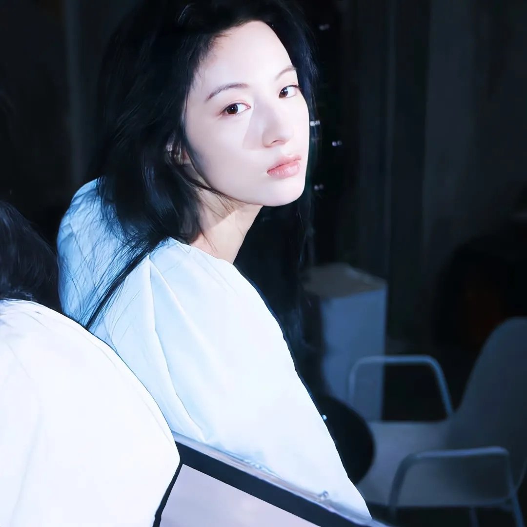 红衣谍影